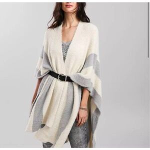 Anthropologie Poncho Cardigan One Size Colorblock Fuzzy Knit Open Layering Shawl